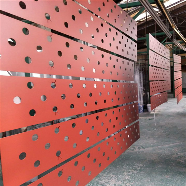 珠海金騰達3.0mm鋁單板廠紅色沖孔鋁單板商業街招牌圓形孔鋁單板幕墻
