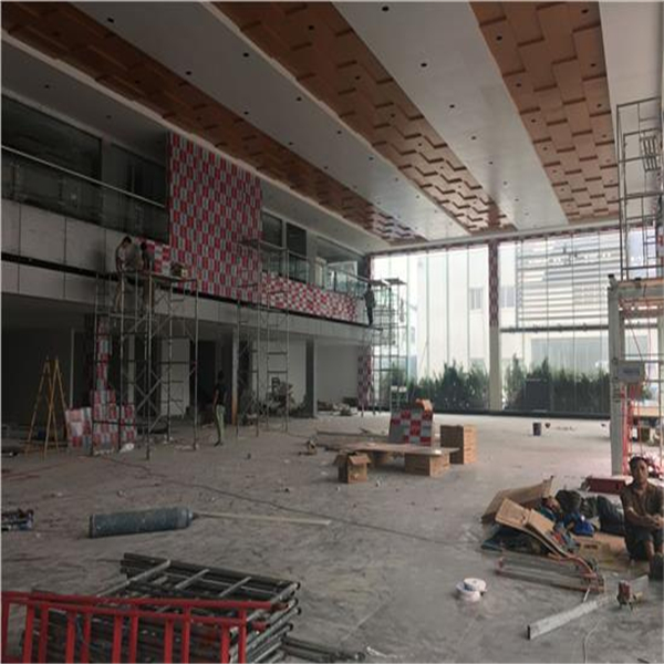 云南木紋鋁單板廠廣汽本田4s店展廳木紋鋁單板天花制作廠家木紋勾搭鋁單板吊頂