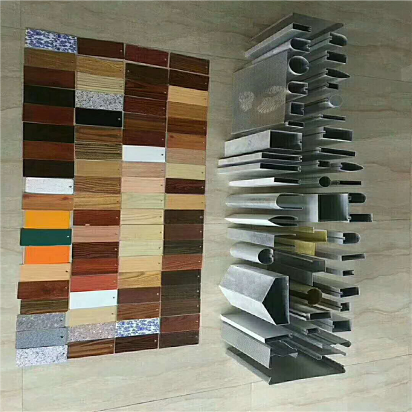 貴州鋁方通廠家木紋U形鋁方通價(jià)格 酒店木紋u槽鋁方通吊頂三面鋁方通價(jià)格