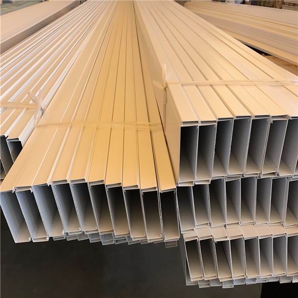 山東金騰達鋁方通廠家條形U口鋁方通停車場白色u形鋁方通吊頂