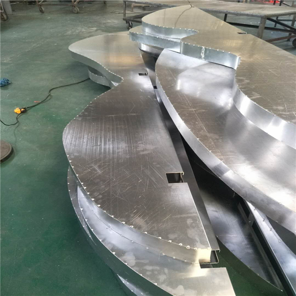 湖南弧形鋁方通廠家 弧形鋁方通吊頂 餐廳氟碳波浪形鋁方通造型