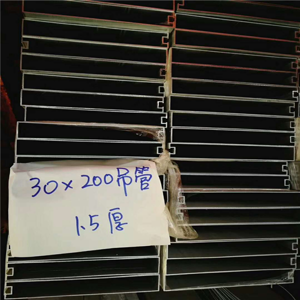 遼寧型材鋁方通廠家 木紋型材鋁方通價(jià)格 木紋凹槽形型材鋁方通