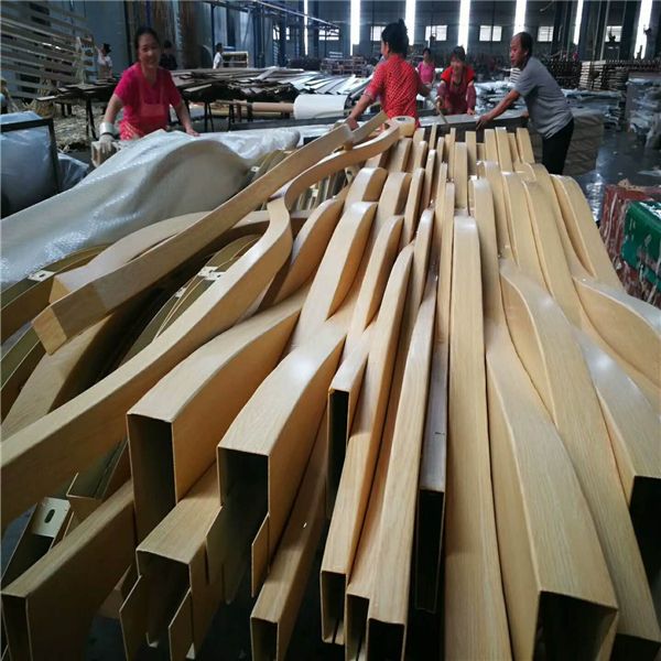 廣東鋁方通廠家異形鋁方通木紋弧形鋁方通 (8)