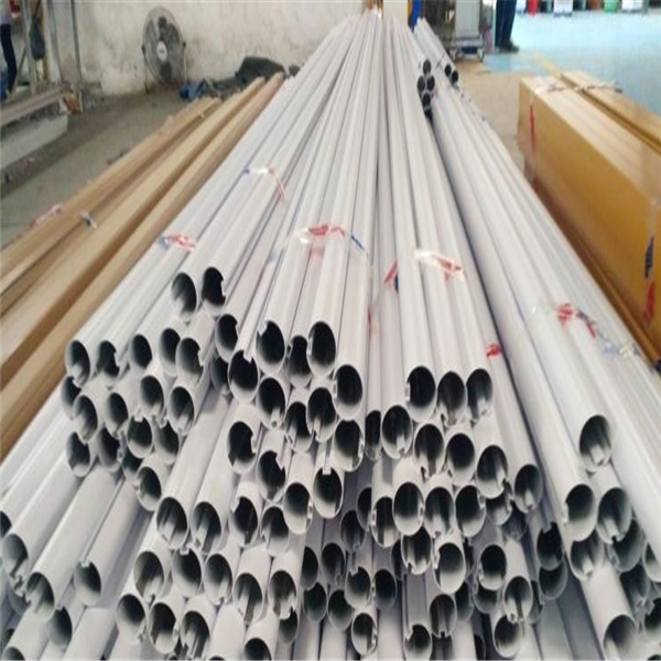 青島鋁圓管廠家 氟碳噴涂鋁圓管 飛機場室內鋁圓通吊頂