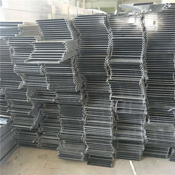 山西鋁扣板廠家 無縫條扣板廠家 C形防風(fēng)條形扣板 辦公室走廊條形扣板