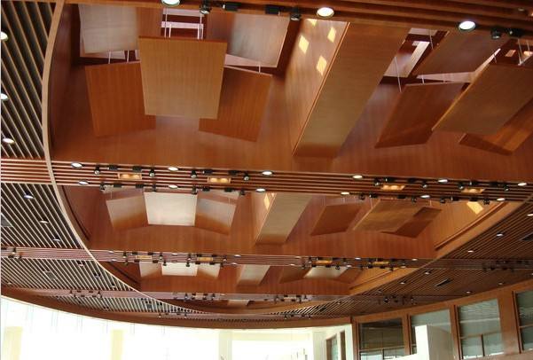 雷克薩斯4S店木紋鋁單板